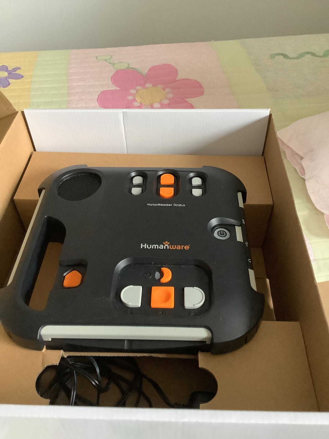 Compact Digital Magnifier reader from Optelec